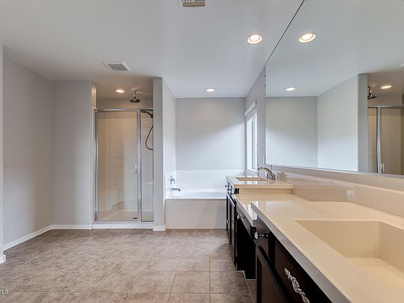 4th image of 194 E Monza Way