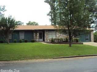 1910 Doris Dr, Benton, AR 72015