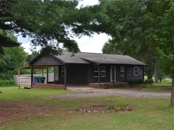 155 Oak Rd, Mayodan, NC 27027