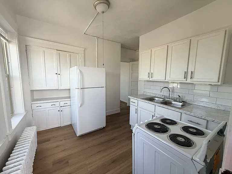 63 N 4th St #302 — Photo 7