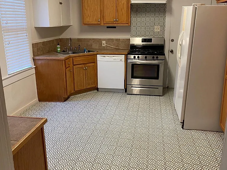 1267 Arlington Ave — Photo 5