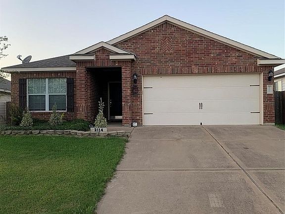 3rd image of 2114 Pine Knoll Way
