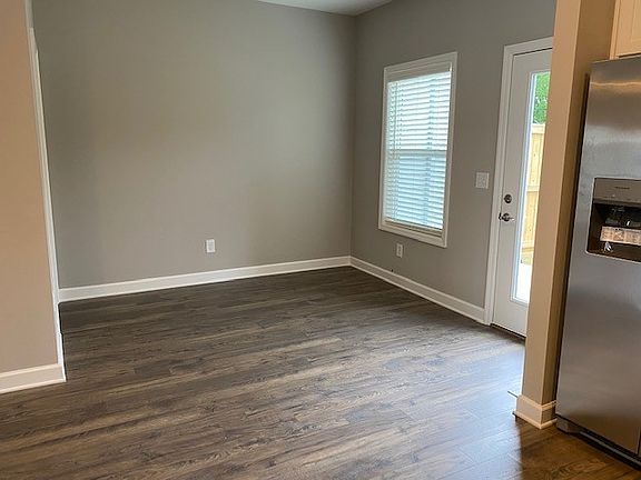 4th image of 218 Mansfield Dr