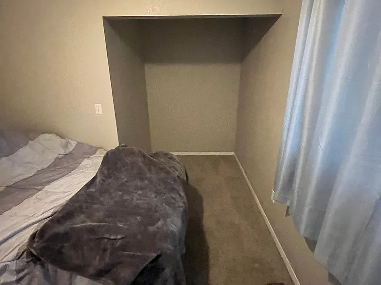 1470 W Alaska Pl — Photo 5