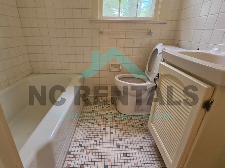 1313 Holman St — Photo 17