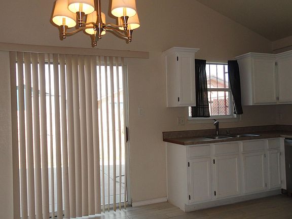 3rd image of 3908 Tierra Lana Way