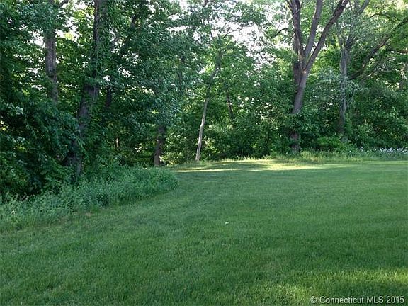 5th image of 40 Riverview Dr