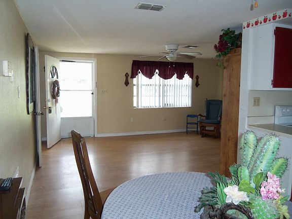 3rd image of 1039 Kerry Dr