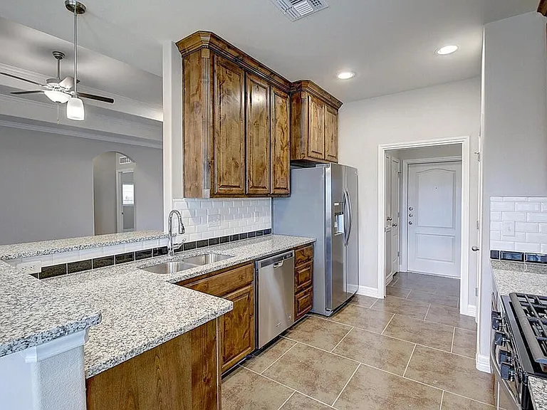 7530 Sable Creek Dr — Photo 37