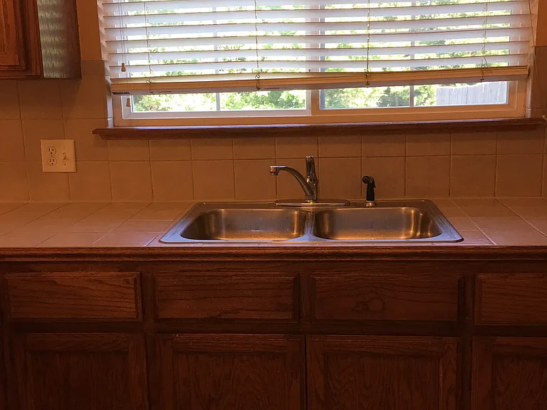 1420 Teakwood Dr — Photo 15