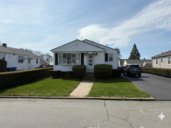 11 Coes St, North Providence, RI 02904