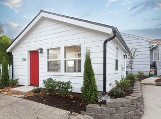 706B N 78th St, Seattle, WA 98103