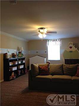 4th image of 1352 Creekside Dr