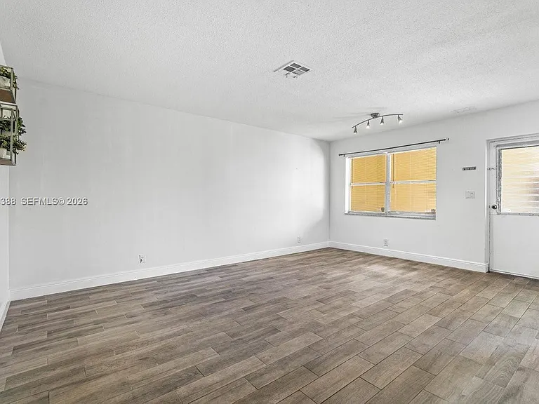 260 NW 19th St #26 — Photo 5