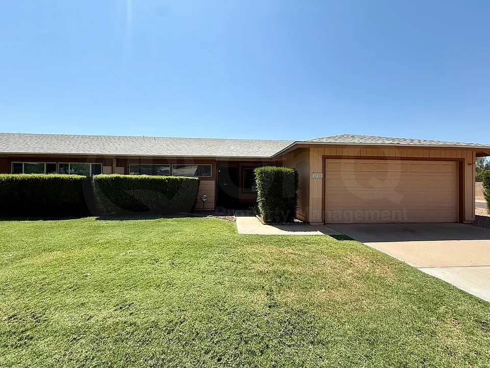 4950 E Lake Point Cir