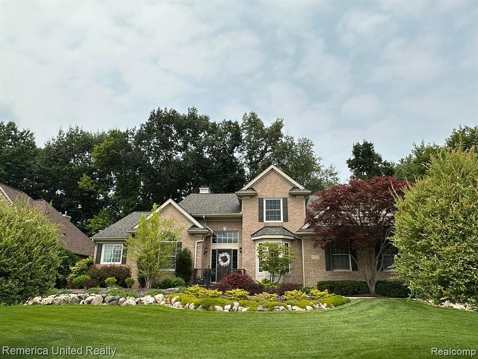 8272 Brookstone Ln Clarkston MI 48348 Zillow