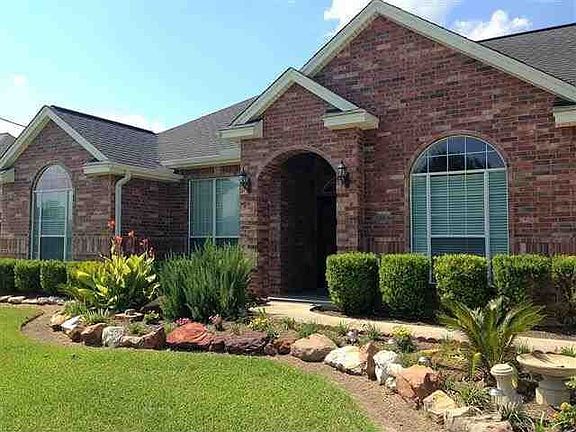 3rd image of 7666 Rosewood Dr