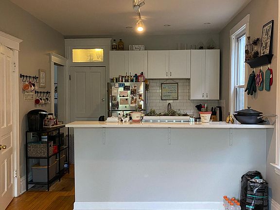 3rd image of 2122 W Charleston St APT 2F