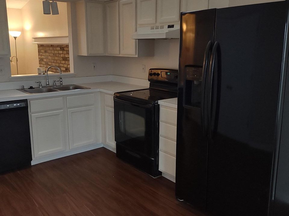 2nd image of 4889 Ballentine Dr