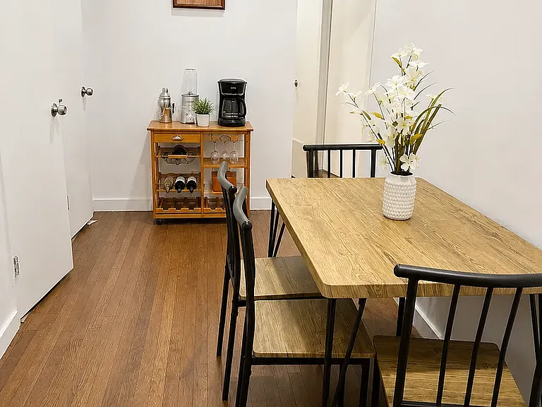 102 E 31st St #1C — Photo 6