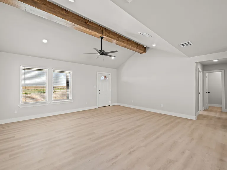 10505 East Cres #7400 — Photo 2