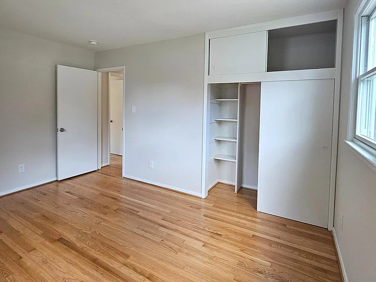 7606 Gresham St — Photo 19