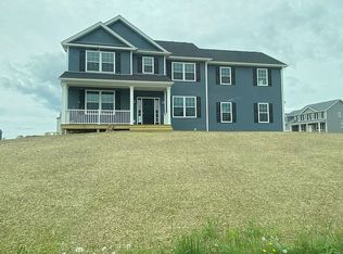 3 Bard Ct, Poughkeepsie, NY 12603