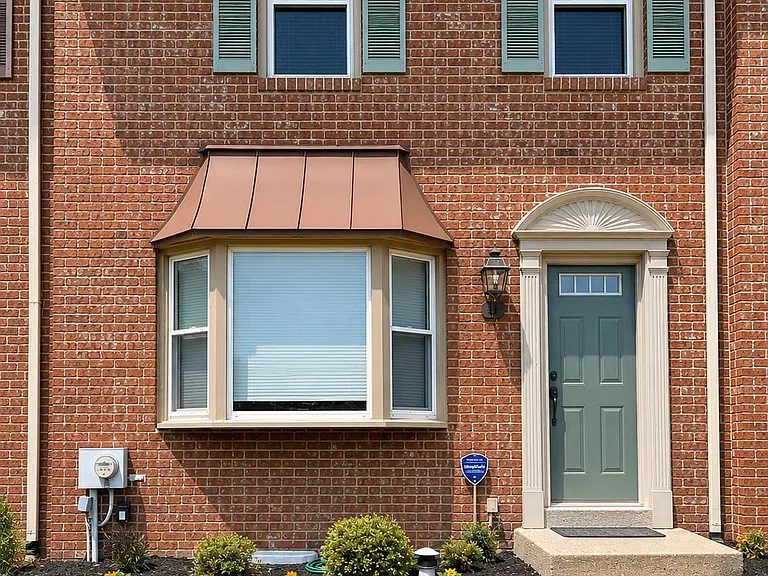 562 Susan Dr — Photo 1