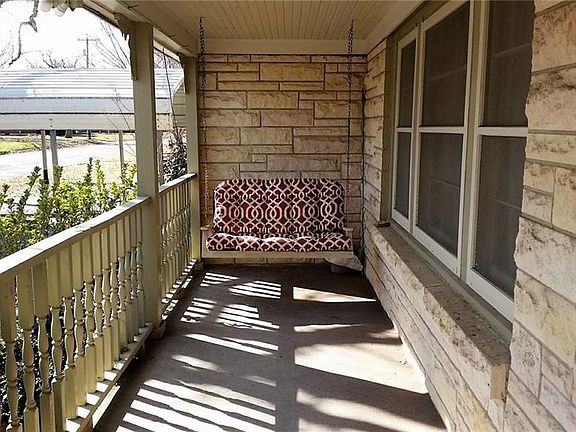 2nd image of 2511 Oak Dr