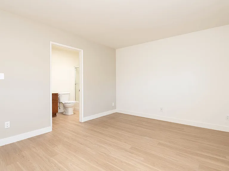 12627 Matteson Ave #201 — Photo 9
