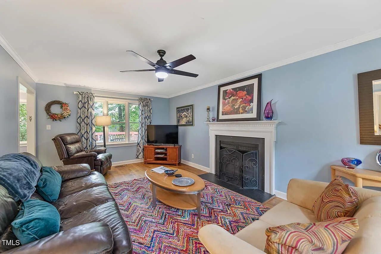 3 bed, 2.5 bath, 2196 sqft, $4,000 — Photo 4