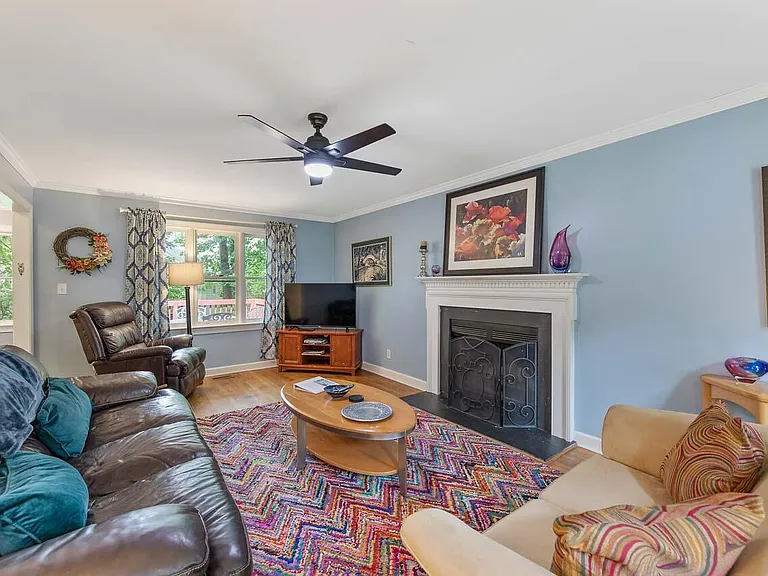 303 Cary Pines Dr — Photo 4