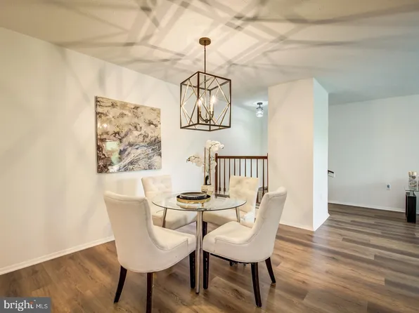 7826 Hanover Pkwy APT 201, Greenbelt, MD 20770