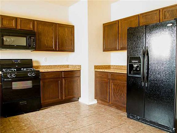 4th image of 6978 Texas Oak Dr