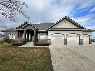 121 Ridge Dr, La Grande, OR 97850