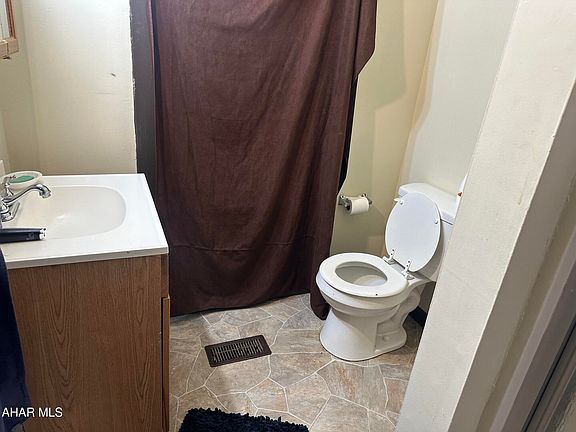 3rd image of 1528 19th Ave
