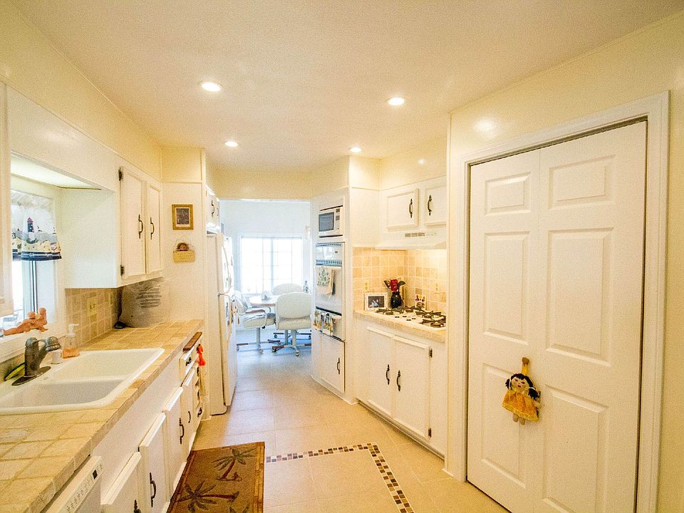 7125 Santa Barbara - Kitchen 1