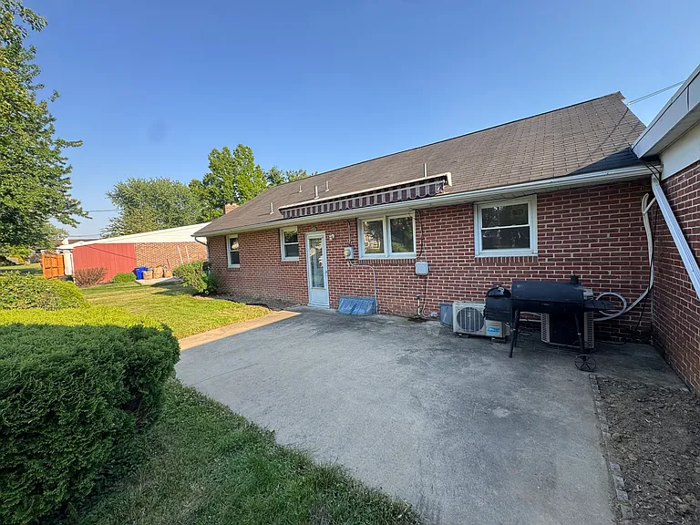 2235 Dixie Dr — Photo 24