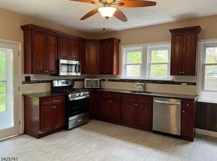 11 Griggs Pl, Manville Boro, NJ 08835