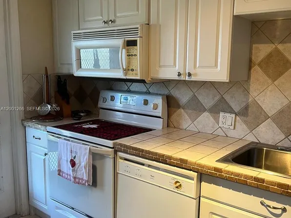 3200 N Palm Aire Dr APT 407, Pompano Beach, FL 33069