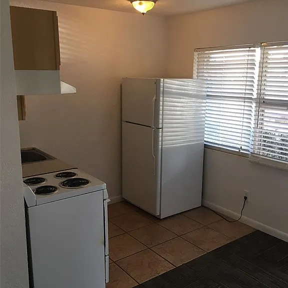 412 S Aurora Ave #5 — Photo 3