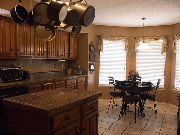 5th image of 2712 Harmon Dr