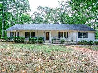 100 E Lake Dr, Fayetteville, GA 30214