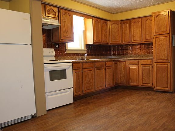 5th image of 1214 Foster Ave