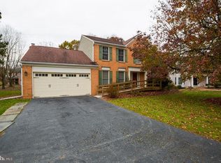 8104 Little Ridge Ln, Fairfax Station, VA 22039