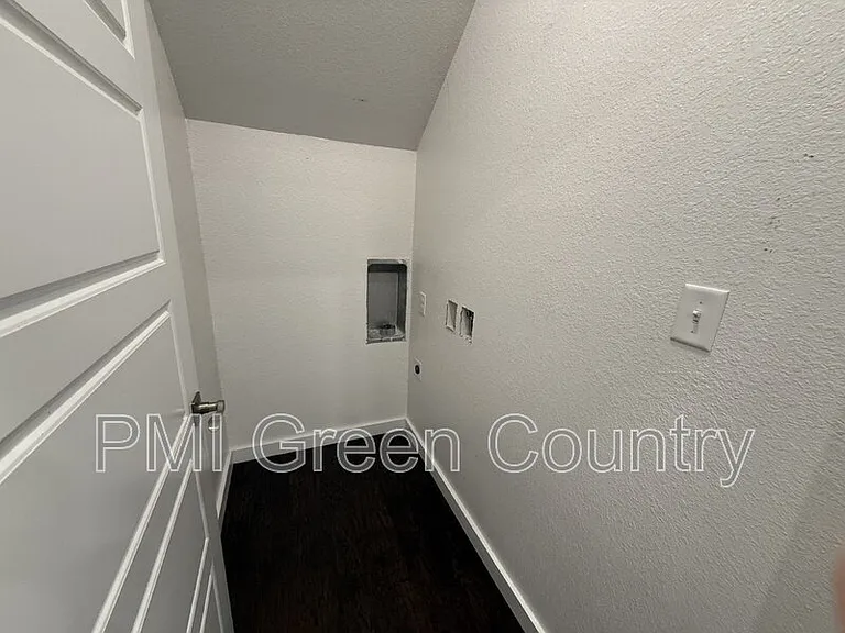 13513 S Mingo Rd #7 — Photo 7