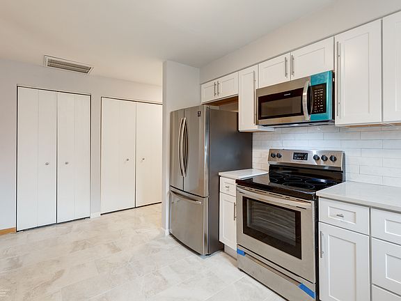 5th image of 2840 W Hollywood Ave APT 3W