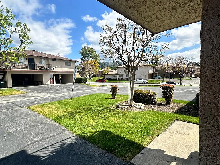 1123 W Sierra Madre Ave #4 — Photo 16