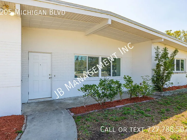 1205 Michigan Blvd — Photo 4