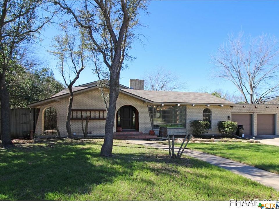 1st image of 206 Live Oak Dr
